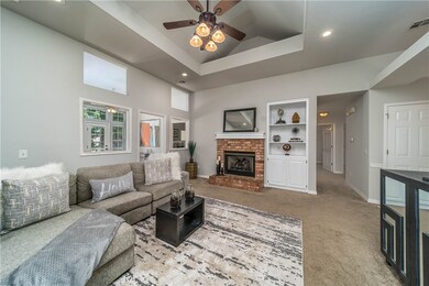 401 Coachlight Dr, Bentonville, AR 72712 - photo 4