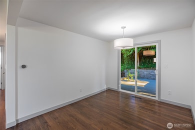 4602 SW Cloverdale St, Seattle, WA 98136 - photo 7