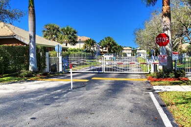 004-4-Gated Community