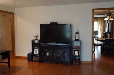 3270 Flintwood Dr, Columbus, IN 47203 - photo 6