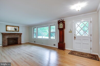 8101 Revatom Ct, Dunn Loring, VA 22027 - photo 7