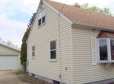 2919 Bement St, Erie, PA 16506 - photo 3