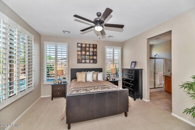 4038 E Lodgepole Dr-large-013-010-4038 E