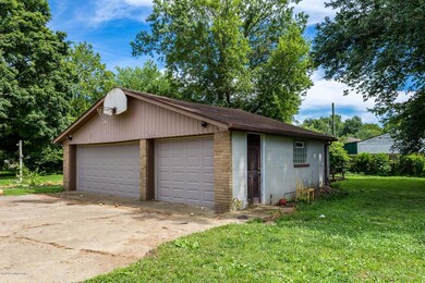 Large full 3 car garage