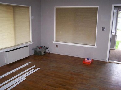 475 Pear St, Merlin, OR 97532 - photo 2