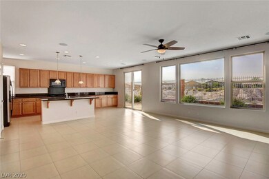 Grand Island with Breakfast Bar, Built In Stovetop