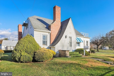 101 Burr St, Moorefield, WV 26836 - photo 2