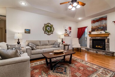 898 Welch St, Nixa, MO 65714 - photo 2