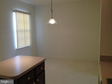 21049 Sojourn Ct, Germantown, MD 20876 - photo 7