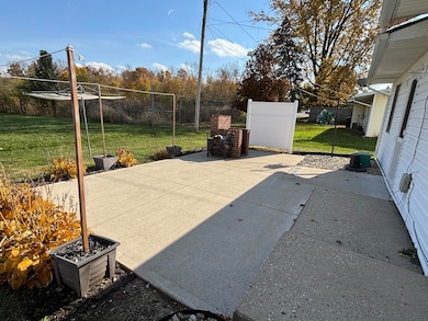 1305 Wright St, Bellefontaine, OH 43311 - photo 6