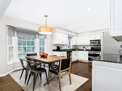 905 Sumter Ct, Naperville, IL 60540 - photo 2