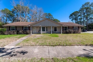 4961 Lofty Pines Cir E, Jacksonville, FL 32210 - photo 2