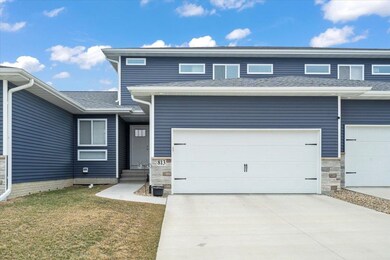 813 Grindstone Cir, Waterloo, IA 50702 - photo 2