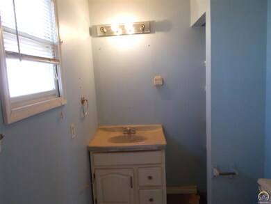 1142 NE Wabash Ave, Topeka, KS 66616 - photo 3