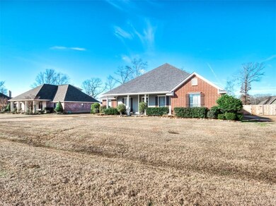 Exterior Front/ Front Yard
