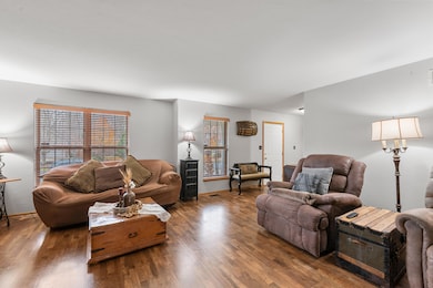 226 Beatrice Dr, Hartford, WI 53027 - photo 7