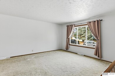 10527 M St, Omaha, NE 68127 - photo 4