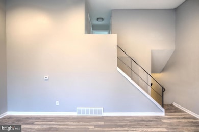 1253 Macarthur Dr, Camden, NJ 08104 - photo 4