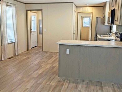 1305 Chateau Cir unit 61, Findlay, OH 45840 - photo 4