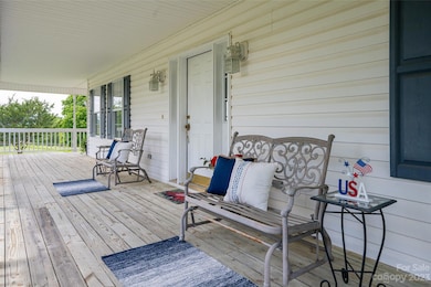 81 Plantation Dr, Asheville, NC 28806 - photo 5