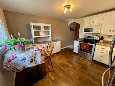 1412 S 11th St, Goshen, IN 46526 - photo 2