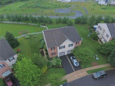 6877 Hunt Dr, Macungie, PA 18062 - photo 3