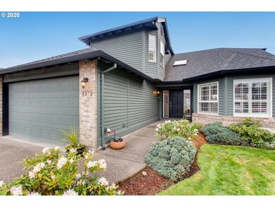 1073 S Pine St, Canby, OR 97013 - photo 2