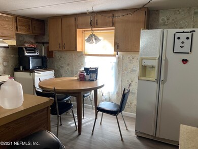 512 Neisman Ave, Interlachen, FL