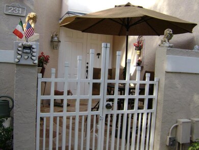 231 N Lakeshore Dr unit 231, Hypoluxo, FL 33462 - photo 2