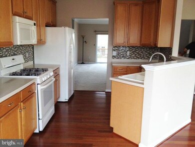 25834 Kirkwood Square, Chantilly, VA 20152 - photo 6