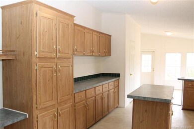 275 Carolina Cir, Hendersonville, NC 28792 - photo 3