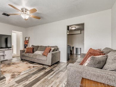 615 S Chickasaw St, Haskell, OK 74436 - photo 7