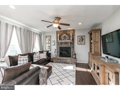 514 Sutton Place, Spring City, PA 19475 - photo 4