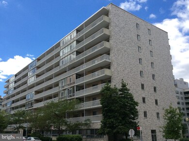 Potomac Plaza Terraces unit 316, Washington, DC 20037 - photo 2