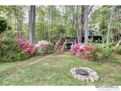 Gentle Lakeside Family Living