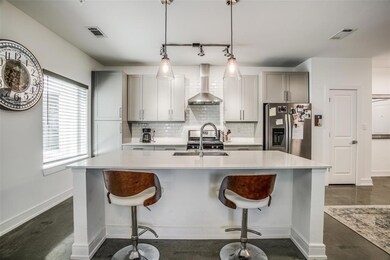 5718 Mccommas Blvd unit 106, Dallas, TX 75206 - photo 3