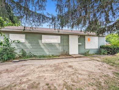 723 Demorest Rd, Columbus, OH 43204 - photo 2