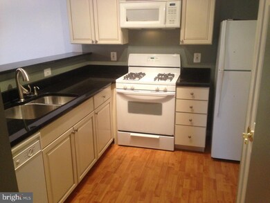 6512 Lake Park Dr unit 1L, Greenbelt, MD 20770 - photo 4