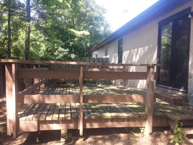 Rear deck - both sides have one