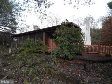 84 Harrison Ave, Berkeley Springs, WV 25411 - photo 3