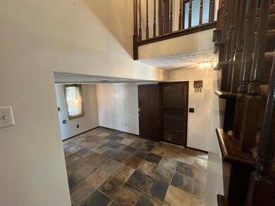 1668 Kildare Place, Columbus, OH 43228 - photo 4