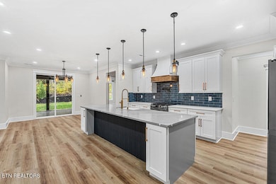 Kitchen / Breakfast Room