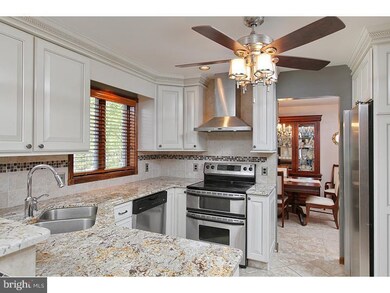 519 Heritage Rd, Sewell, NJ 08080 - photo 4