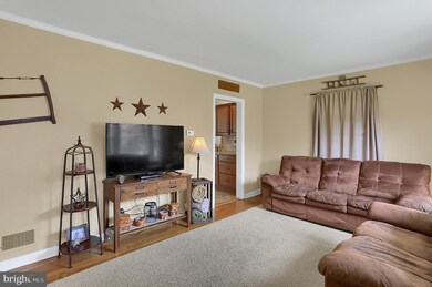 733 Harding St, New Cumberland, PA 17070 - photo 4