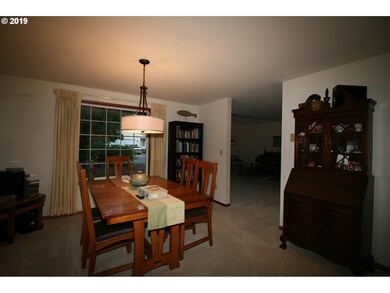 2270 23rd St, Florence, OR 97439 - photo 5