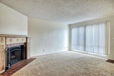 SOUTH FACING=ABUNDANT NATURAL LIGHT ALL DAY