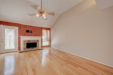 7422 Shangrila Ln, Houston, TX 77095 - photo 7