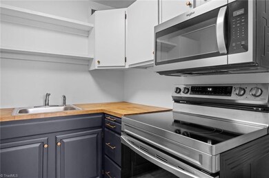 3812 Country Club Rd unit D, Winston Salem, NC 27104 - photo 6