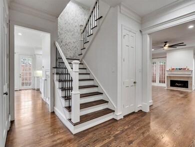 2525 Nantucket Dr unit 8, Houston, TX 77057 - photo 3