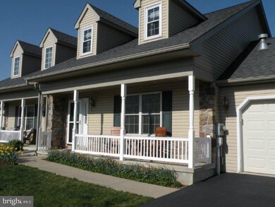 475 Daisy Dr, New Holland, PA 17557 - photo 3